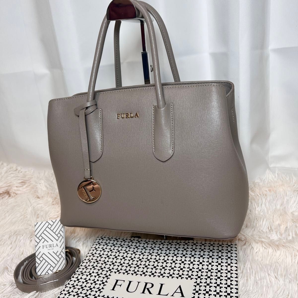 美品　FURLA　フルラ ショルダーバッグ 2way テッサ グレー　グレージュ ショルダー トートバッグ レザー ハンドバッグ