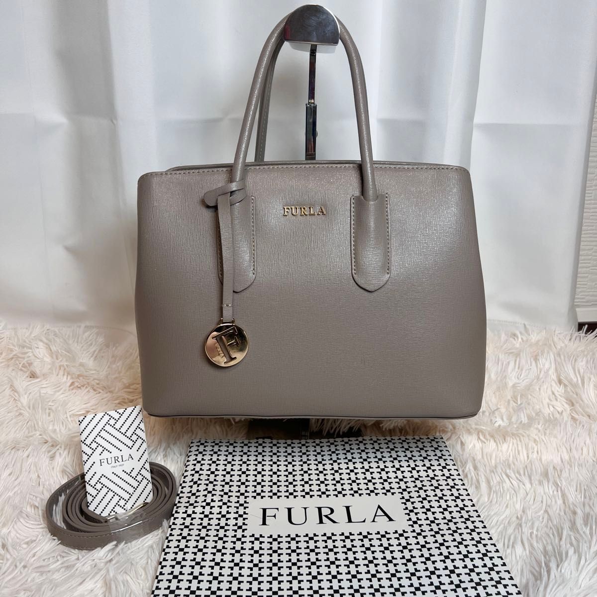 美品　FURLA　フルラ ショルダーバッグ 2way テッサ グレー　グレージュ ショルダー トートバッグ レザー ハンドバッグ