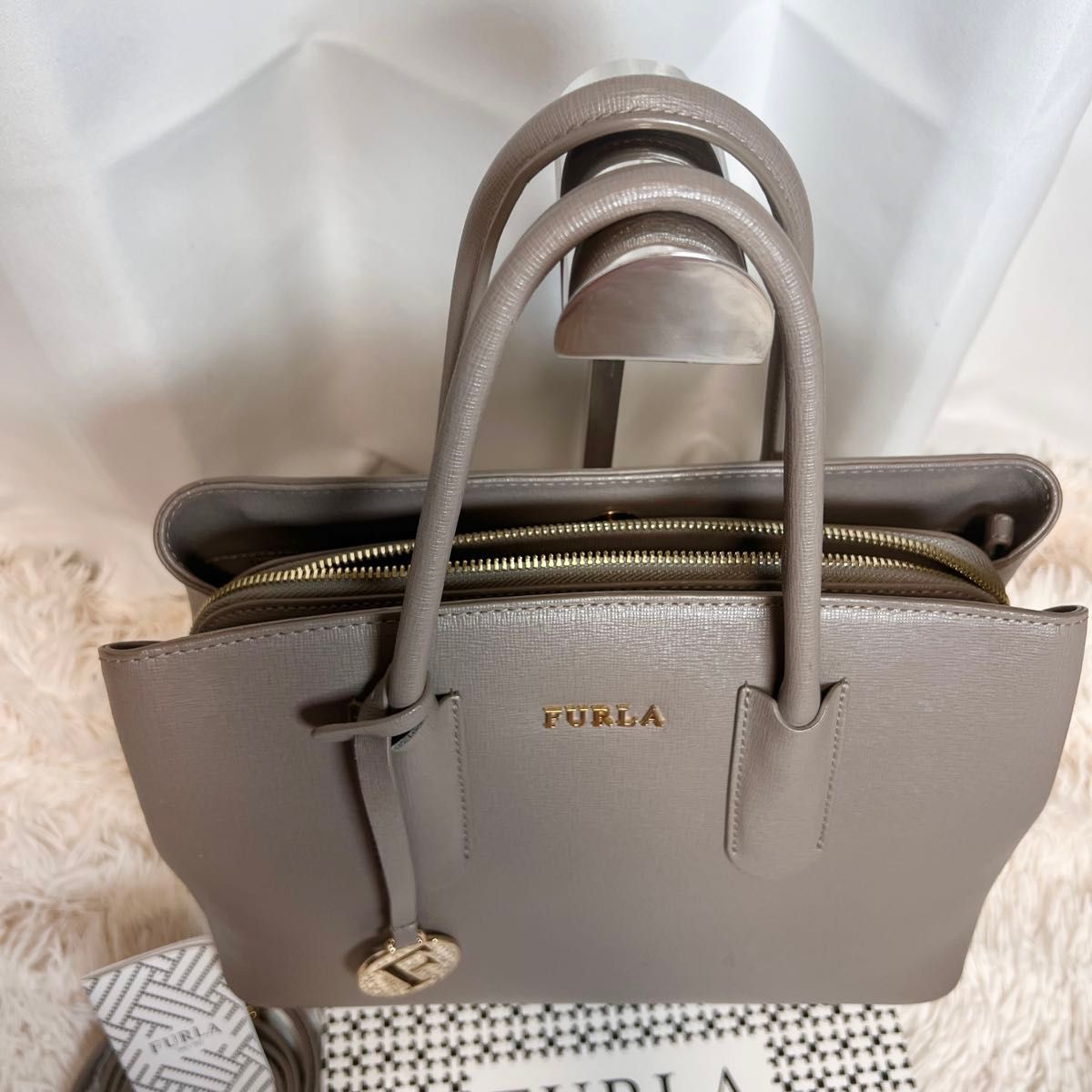 美品　FURLA　フルラ ショルダーバッグ 2way テッサ グレー　グレージュ ショルダー トートバッグ レザー ハンドバッグ