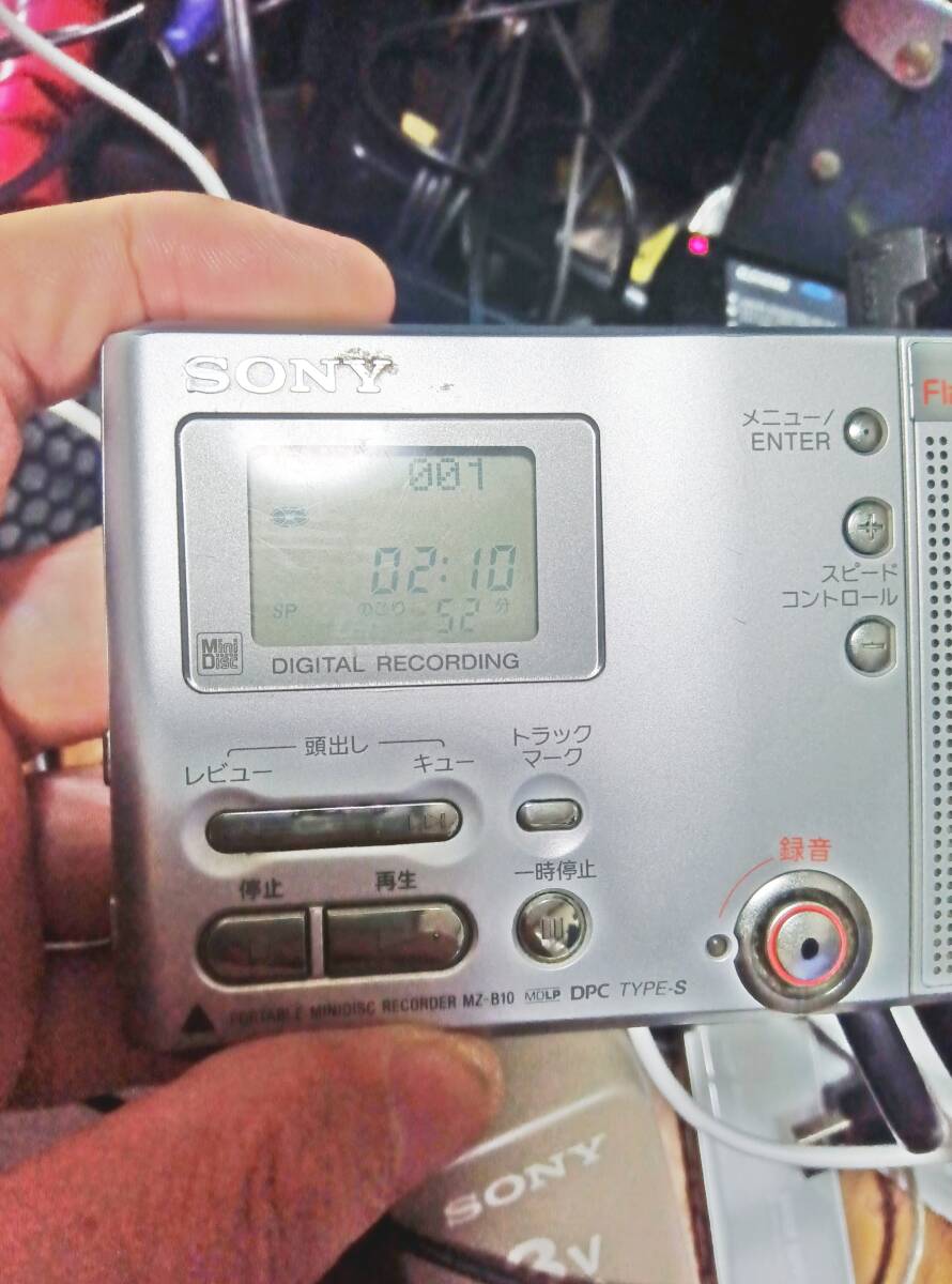 USED SONY MZ-B10 ポータブル ミニディスクレコーダー 通電視聴確認済 ACアダプター付 ソニー プレーヤー MD _画像2