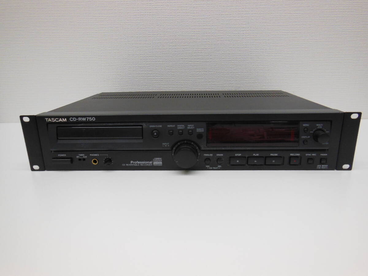 音響祭 タスカム CDレコーダー CD-RW750 現状品 通電OK ※メンテナンス必須 TASCAM 業務用 2005年製 ジャンク 部品取り等にの画像1