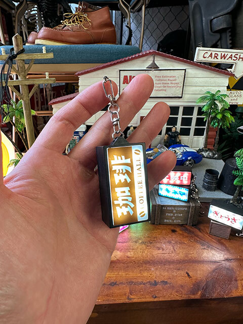 昭和の哀愁漂う　ニューレトロ　光る看板キーホルダー　（珈琲）　単品　コーヒー　喫茶店　HIGHTIDE　ハイタイド　■　アメリカン雑貨_画像3