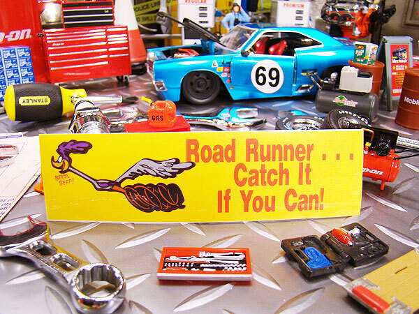 ミニレーシングステッカー　ランニングロードランナー　（Road Runner...Catch It If You Can!）　アメリカン雑貨　アメリカ雑貨　シール_画像1