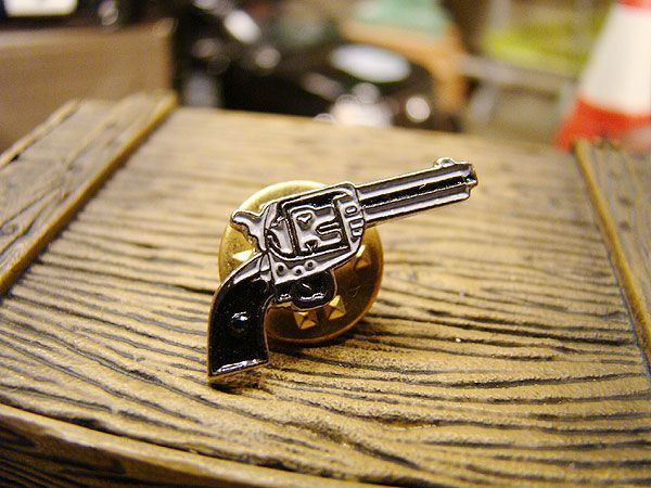  gun mania therefore. gun type pin badge ( Colt 45 The Peacemaker ) America miscellaneous goods american miscellaneous goods 