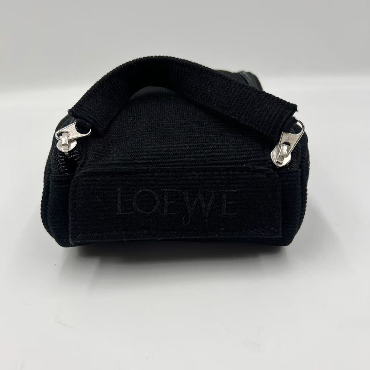 未使用級 希少 LOEWE ロエベ レザーメンズ セカンドバッグ ブラック 黒 クラッチバッグ ハンドバッグ 1円 極美品_画像2