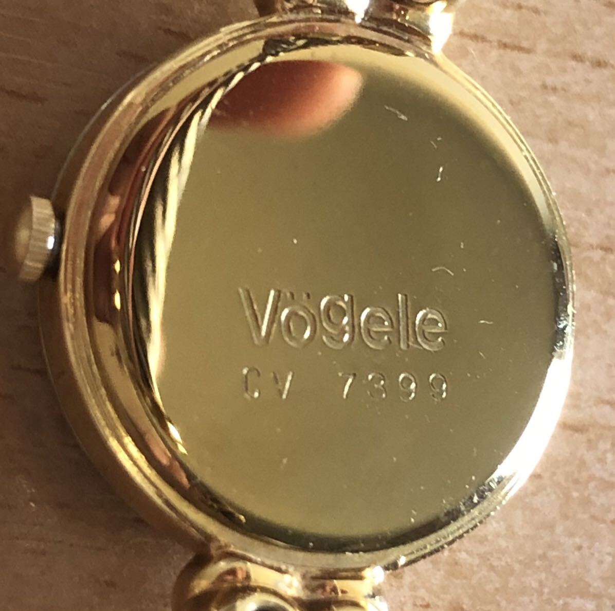 308-1115 Vogele レディース腕時計　バングルウォッチ 金属ベルト　クオーツ　CV7399 電池切れ　動作未確認_画像5