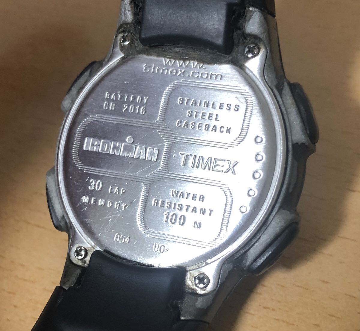 308-0523 TIMEX タイメックス　IRONMAN アイアンマン　メンズ　レディース　腕時計　ラバーベルト クオーツ ブラック 電池切れ　動作未確認_画像7