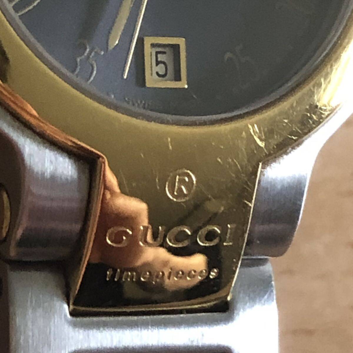 302-0815 GUCCI グッチ レディース腕時計 金属ベルト クオーツ 8900L 電池切れ 動作未確認の画像3