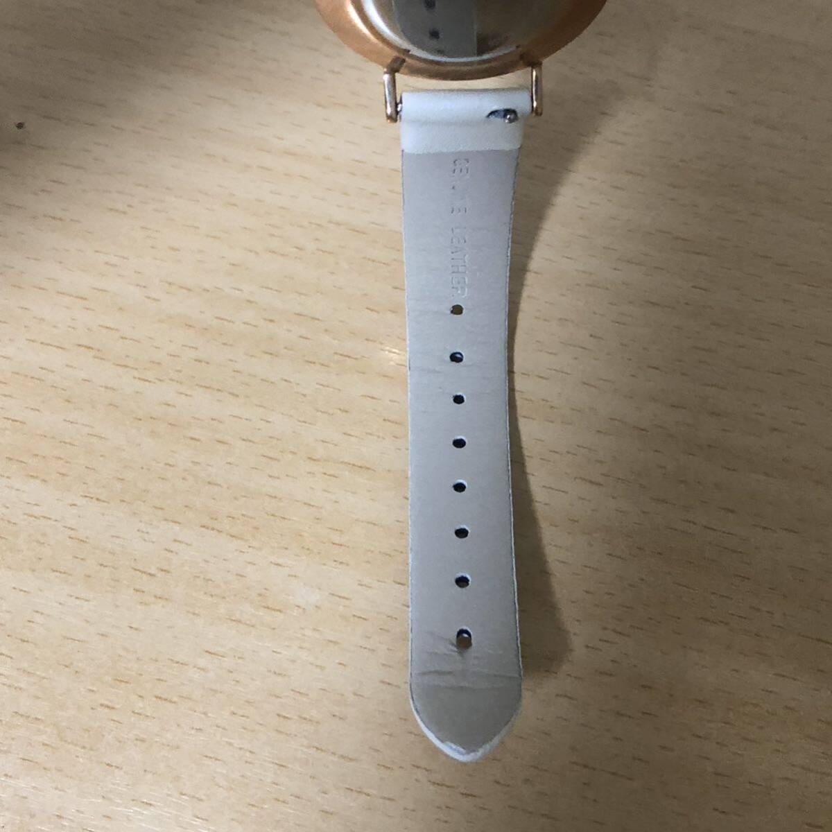 308-0613 ALETTE BLANC レディース腕時計　革ベルト　クオーツ　白　ホワイト　電池切れ　動作未確認_画像9