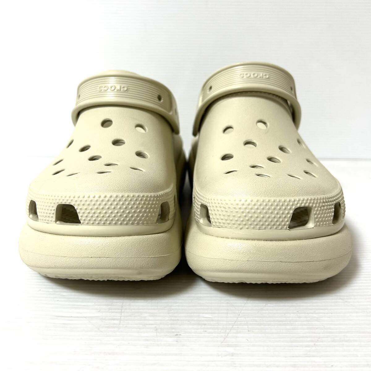 【美品】crocs クロックス サンダル クロッグサンダル 8 25cm レディース 厚底 ベージュ ＊Zの画像3