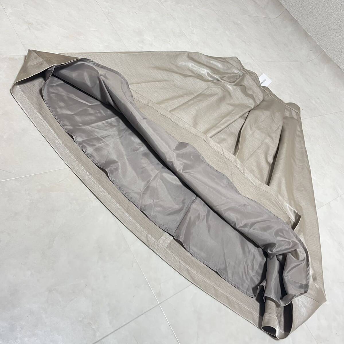 [ tag attaching /¥11990-]NATURAL BEAUTY BASIC Natural Beauty Basic long skirt trapezoid skirt satin beige size S *23