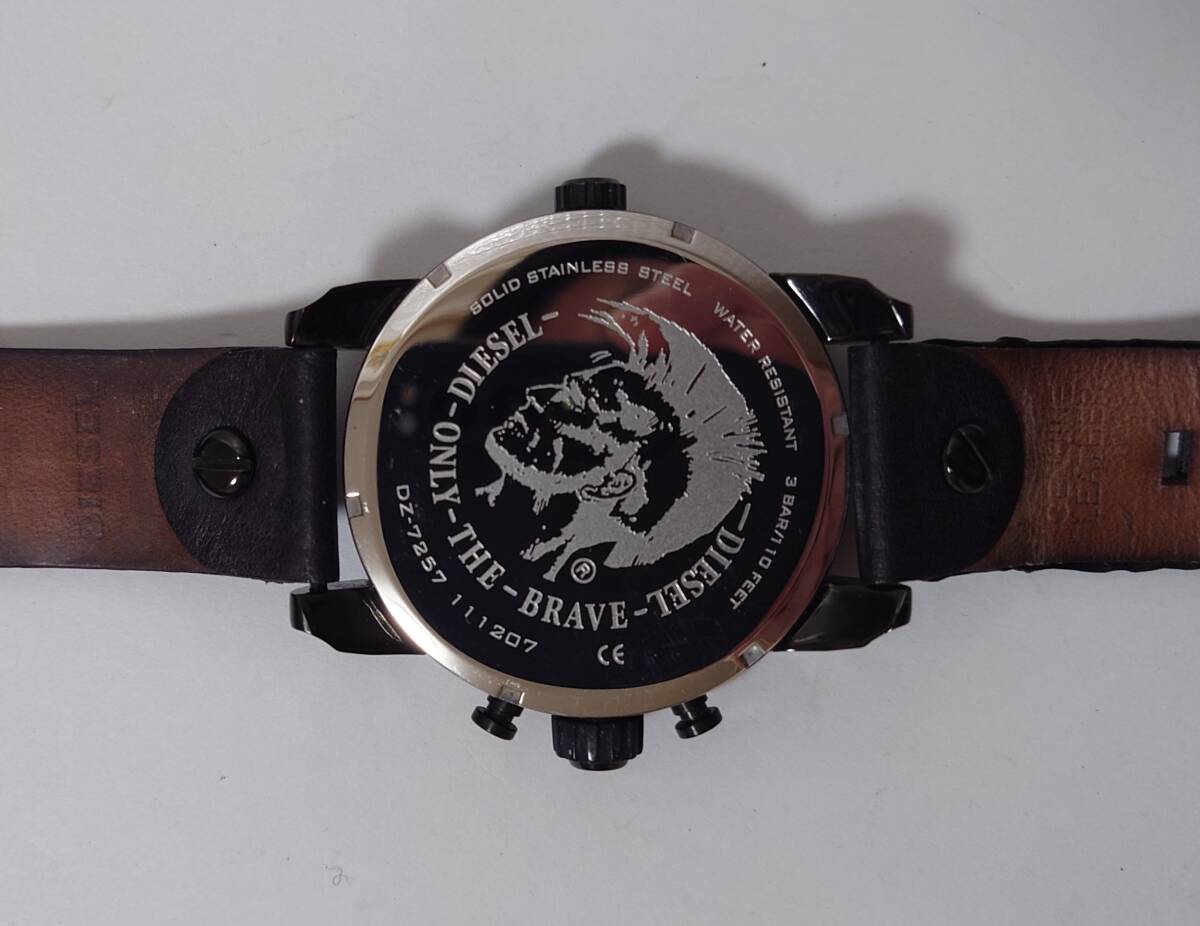 (4241) DIESEL ディーゼル DZ-7257 デュアルタイム 腕時計 革ベルト 稼働品 簡単テスト済み_画像3