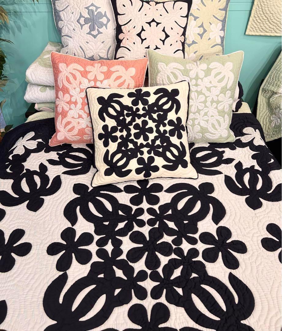 正規品>ベッドカバー タペストリー 白紺 ホヌ153×153 正規品>ベッドカバー タペストリー 白紺 ホヌ153×153