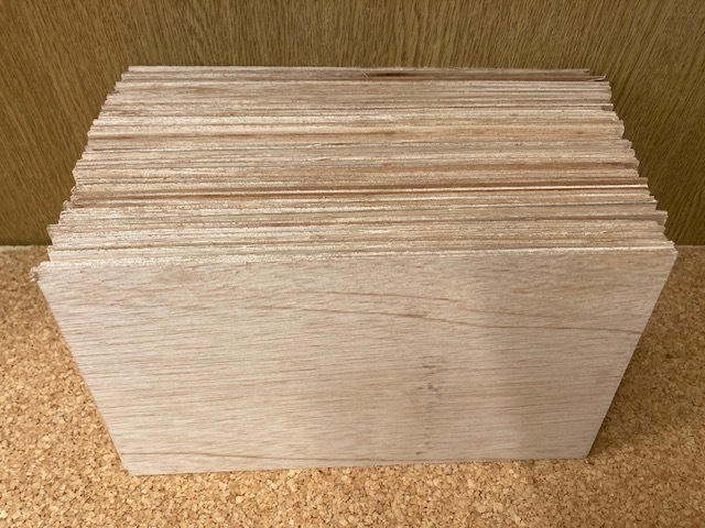 ベニヤ板　カット端材　50枚　size㍉約　 厚2.5×最大15.0×26.0～最小14.7×25.8_画像4
