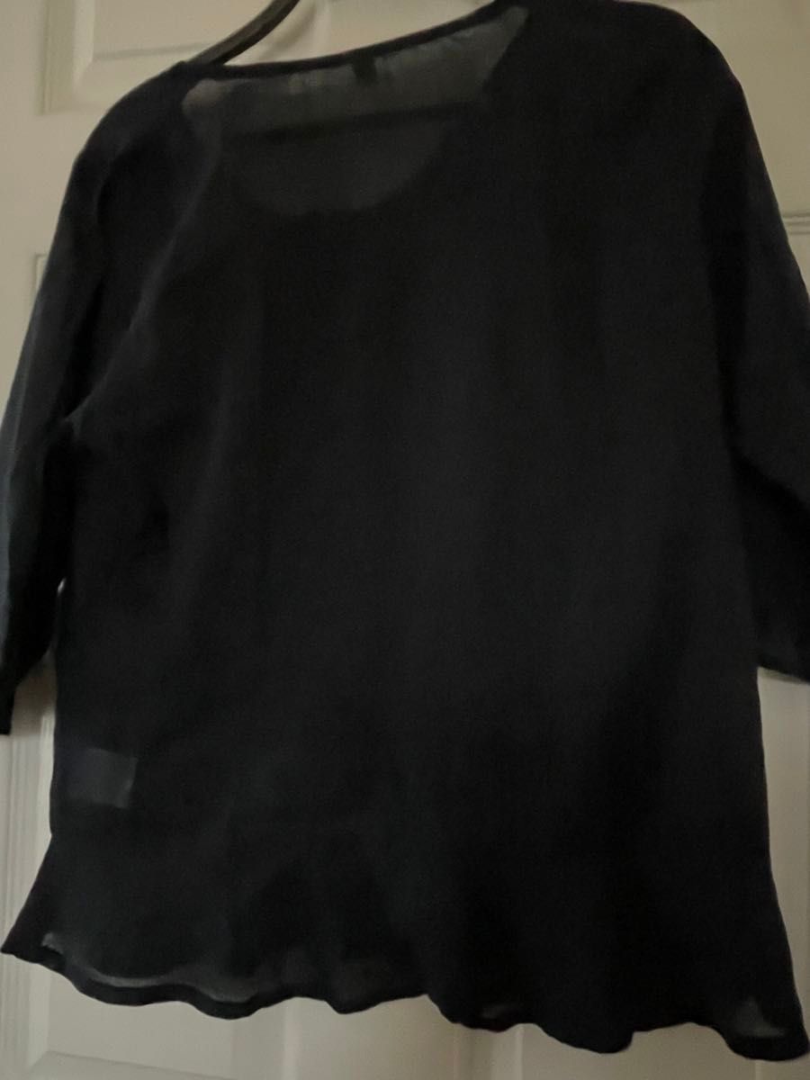 ★ 7分袖ブラウス　２〜3回着用　軽い　薄い　ゆったり　冷房対策にバッグに1枚いかが。紺色