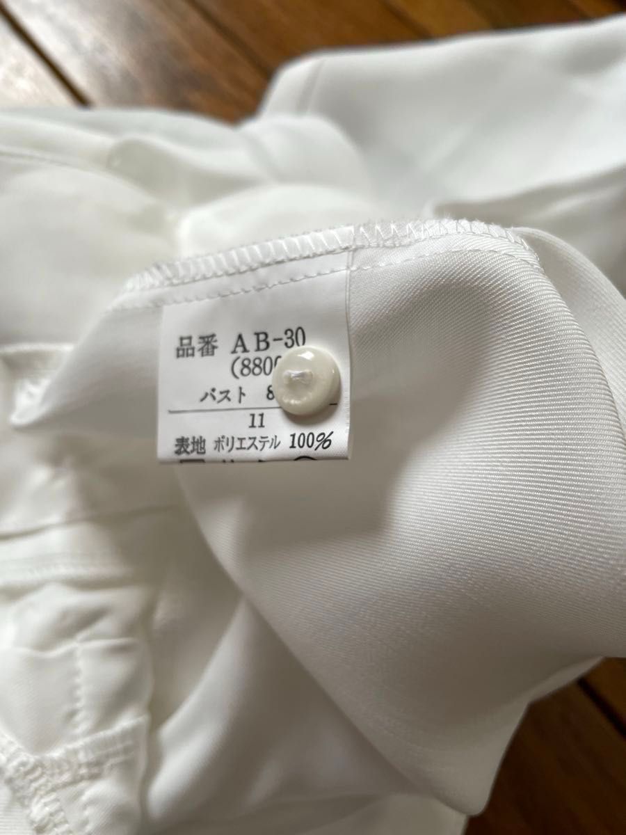 ★未使用品！　白ブラウス11号　裾が可愛い　ショート寸なのでオーバーブラウスにも。