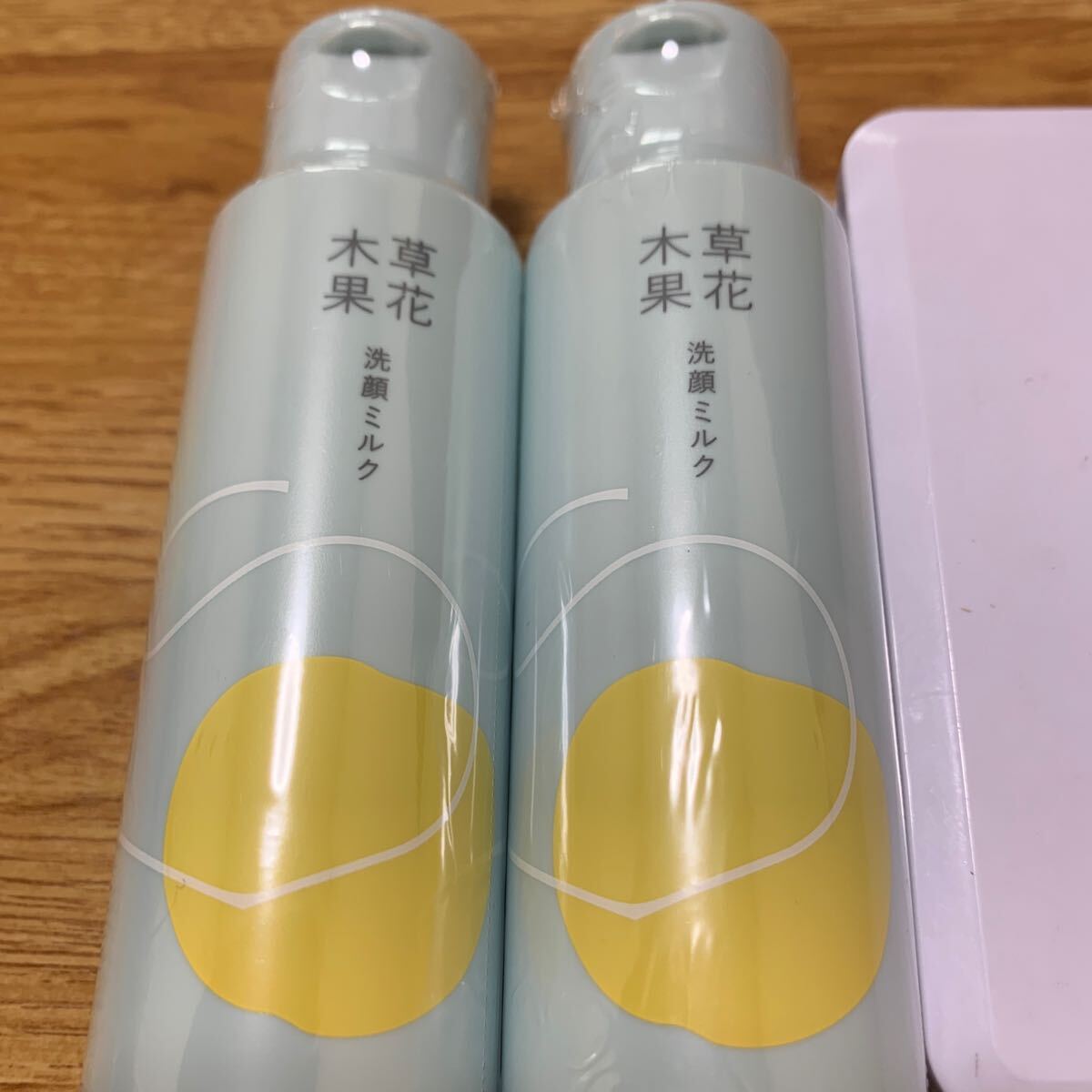 新品★草花木果★洗顔ミルク2本（60ml×2本）_画像1