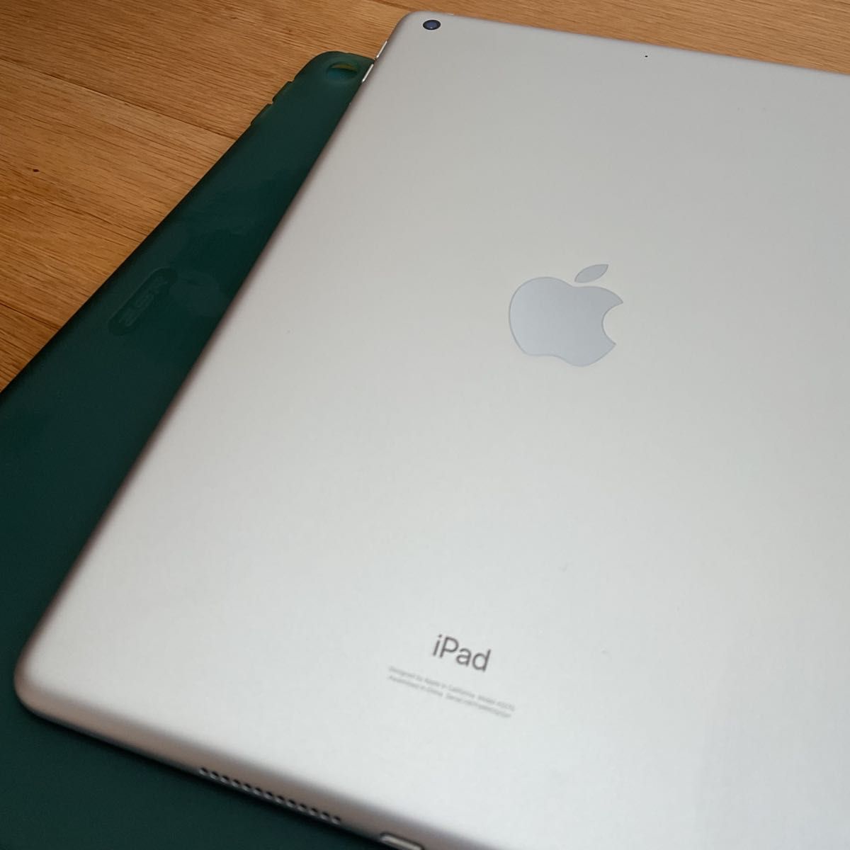 8世代　128GB iPad Apple  Wi-Fiモデル　8th 
