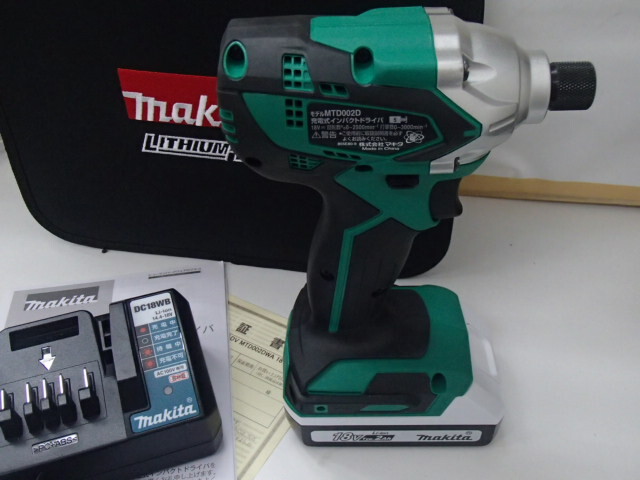 #60826【中古品】makita マキタ MTD002D 充電式 インパクトドライバ 18V 本体 バッテリー(BL1820G) 充電器(DC18WB) ソフトケース付き_画像6