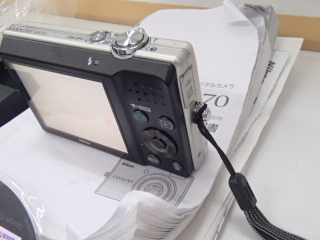 #60810【中古品】Nikon ニコン COOLPIX S570 クールピクス コンパクトデジタルカメラ シルバー バッテリー 充電器_画像5