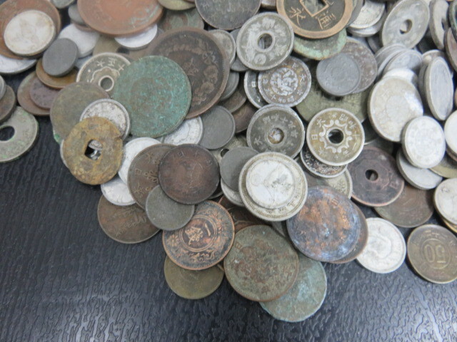＃60493　日本古銭おまとめ　穴銭 古銭 硬貨 コレクション おまとめ　総重量約：1.36kg_画像2