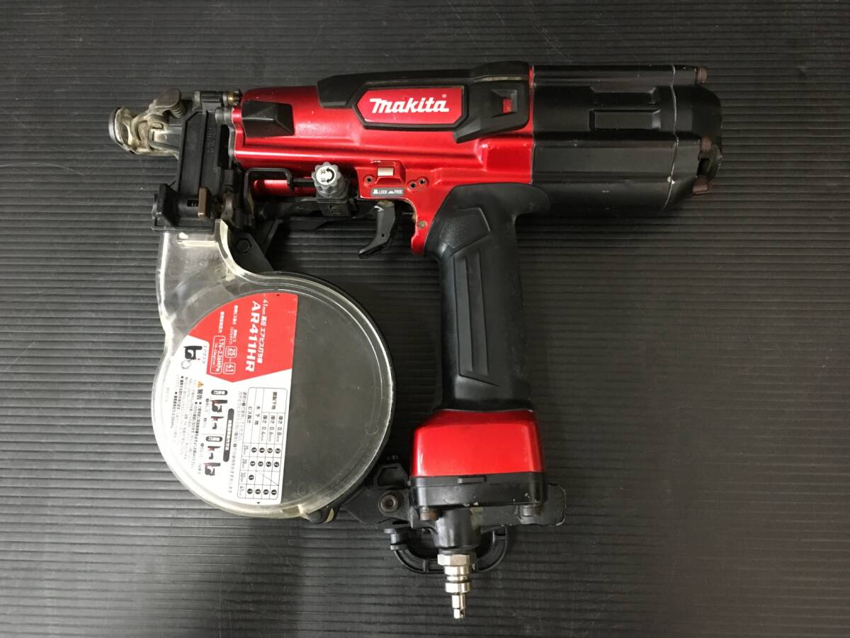 【中古品】★makita(マキタ) 41㎜高圧エアビス打ち機 赤 AR411HR　T4202　IT36M9KMOSGG_画像1