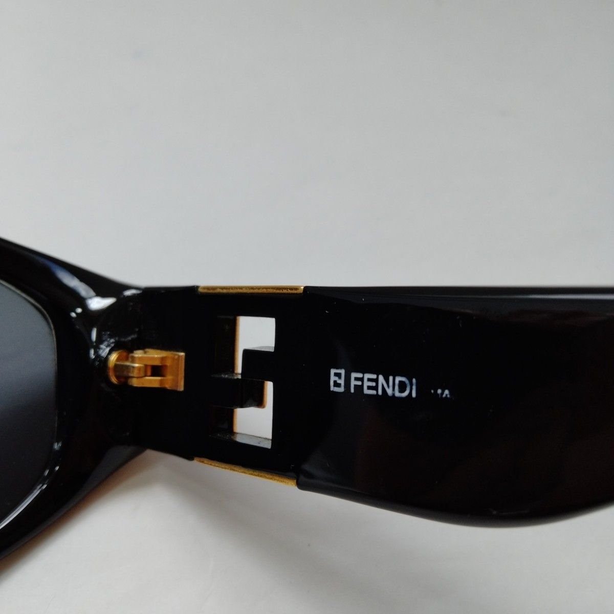 FENDI　フェンディ　サングラス　レディース　ブランド　メガネ　眼鏡　ブラック ブラック