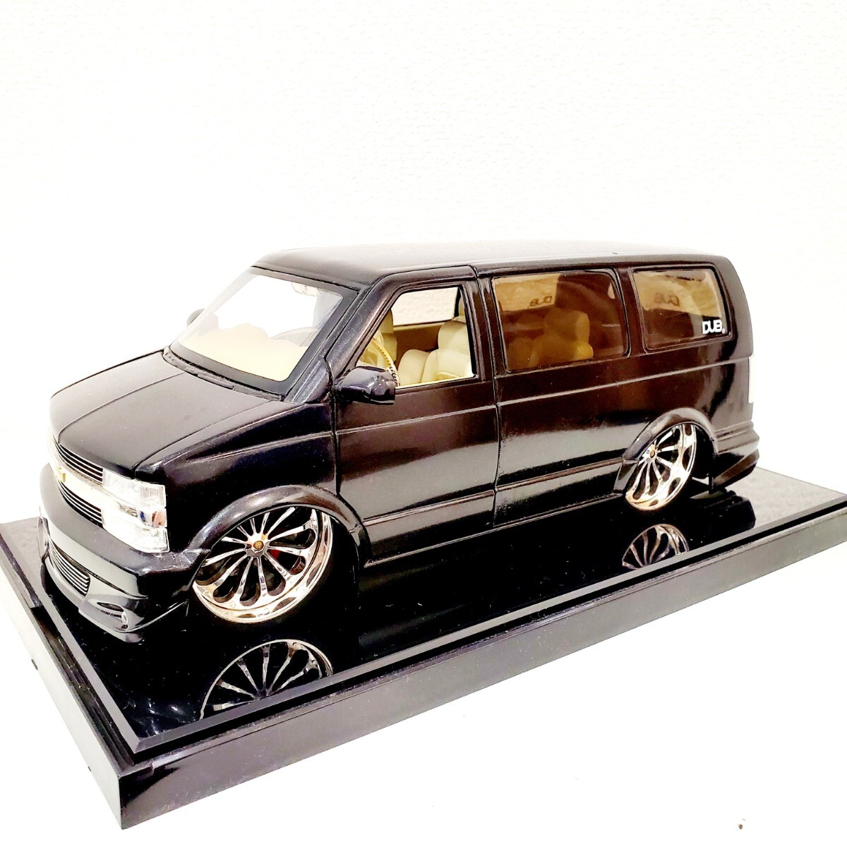 ■【1円スタート！】Jada Toys 1/18スケール CHEVROLET ASTRO 2001 アストロ■ミニカー/車/外車/フィギュア/ケース付きの画像1