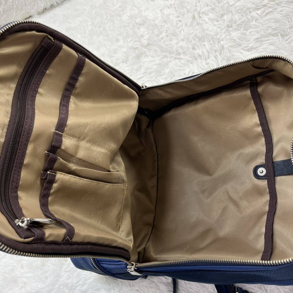  прекрасный товар *ultima tokyourutimato-kyo- рюкзак рюкзак портфель бизнес кожа большая вместимость A4 место хранения возможно синий blue 