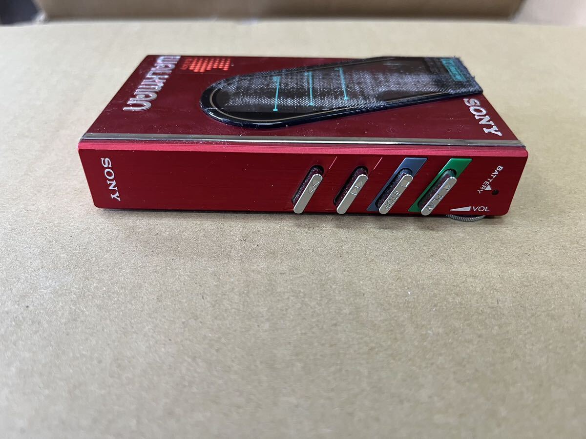 SONY WALKMAN WM-30 レッド ポータブル カセットプレーヤー ジャンク品 送料全国一律520円の画像3