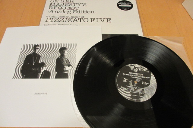 ★【PIZZICATO FIVE ピチカート・ファイヴ】☆『女王陛下のピチカートファイブ』美品盤 激レア★_画像2