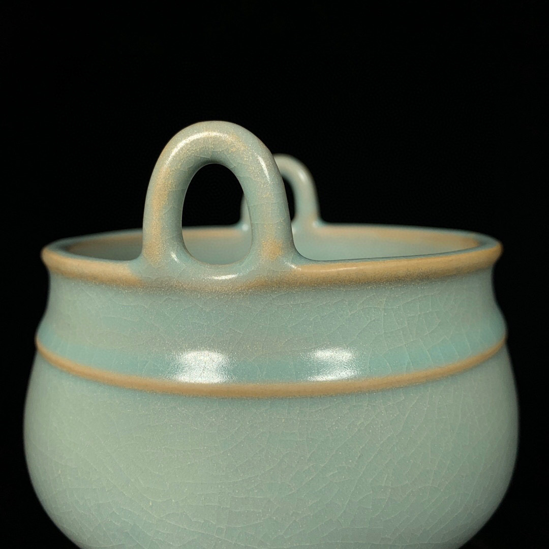 宋汝窯天青釉四足鼎 香炉 装飾品 現代工芸品 美術品 置物 館蔵珍品 宋 古陶瓷品 汝窯 三足熏香炉』置物 賞物 貴重物品