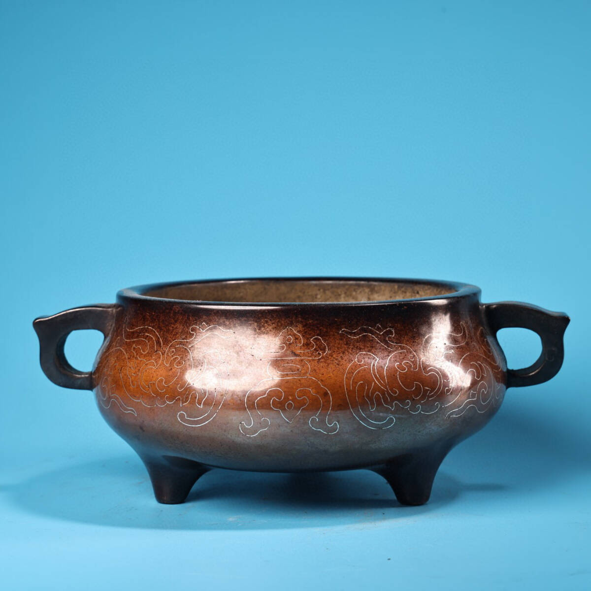 館蔵珍品 紫銅製 銀絲嵌 雙耳 三足熏香炉』置物 賞 館蔵珍品 紫銅製 銀絲嵌 雙耳 三足熏香炉』置物 賞