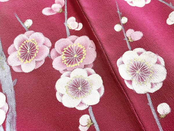 KIRUKIRU セミアンティーク 着物 訪問着 手描き染め 正絹 身丈160.5cm マゼンタ地に白やピンクの梅柄 和花 花柄 上品 レトロ 着付け 和装_画像10