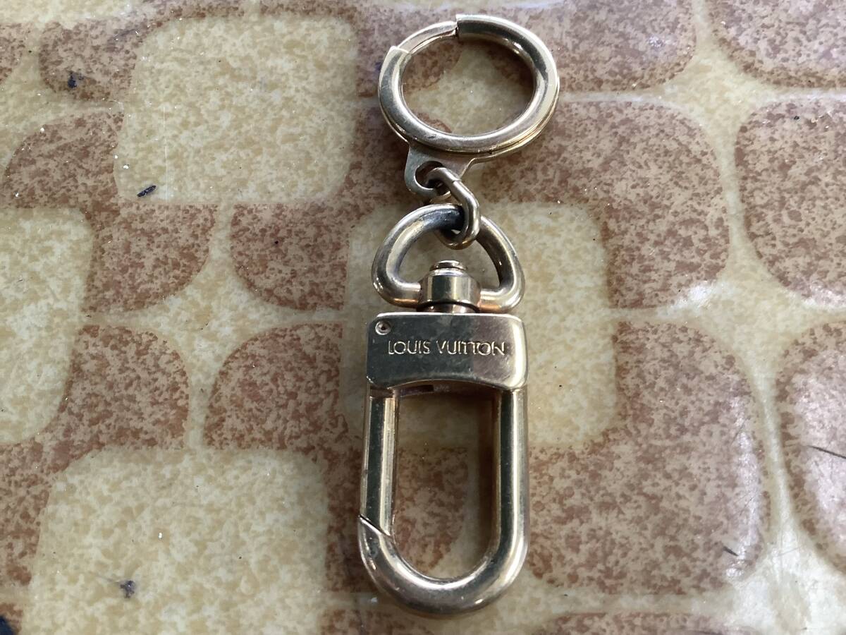  Louis Vuitton key holder 