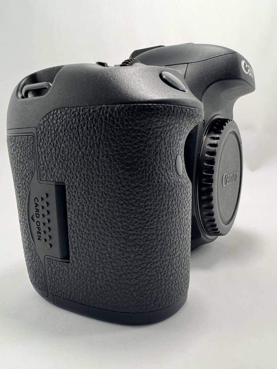 Canon EOS イオス　7D マーク2 mark II 程度の良い中古　キャノン_画像2