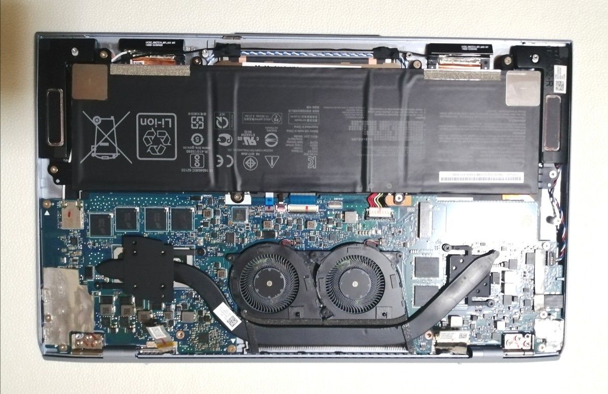 美品ジャンク ASUS ZenBook S13 UX392F 8世代 CORE i7 GFORCE 美品ジャンク ASUS ZenBook S13 UX392F 8世代 CORE i7 GFORCE
