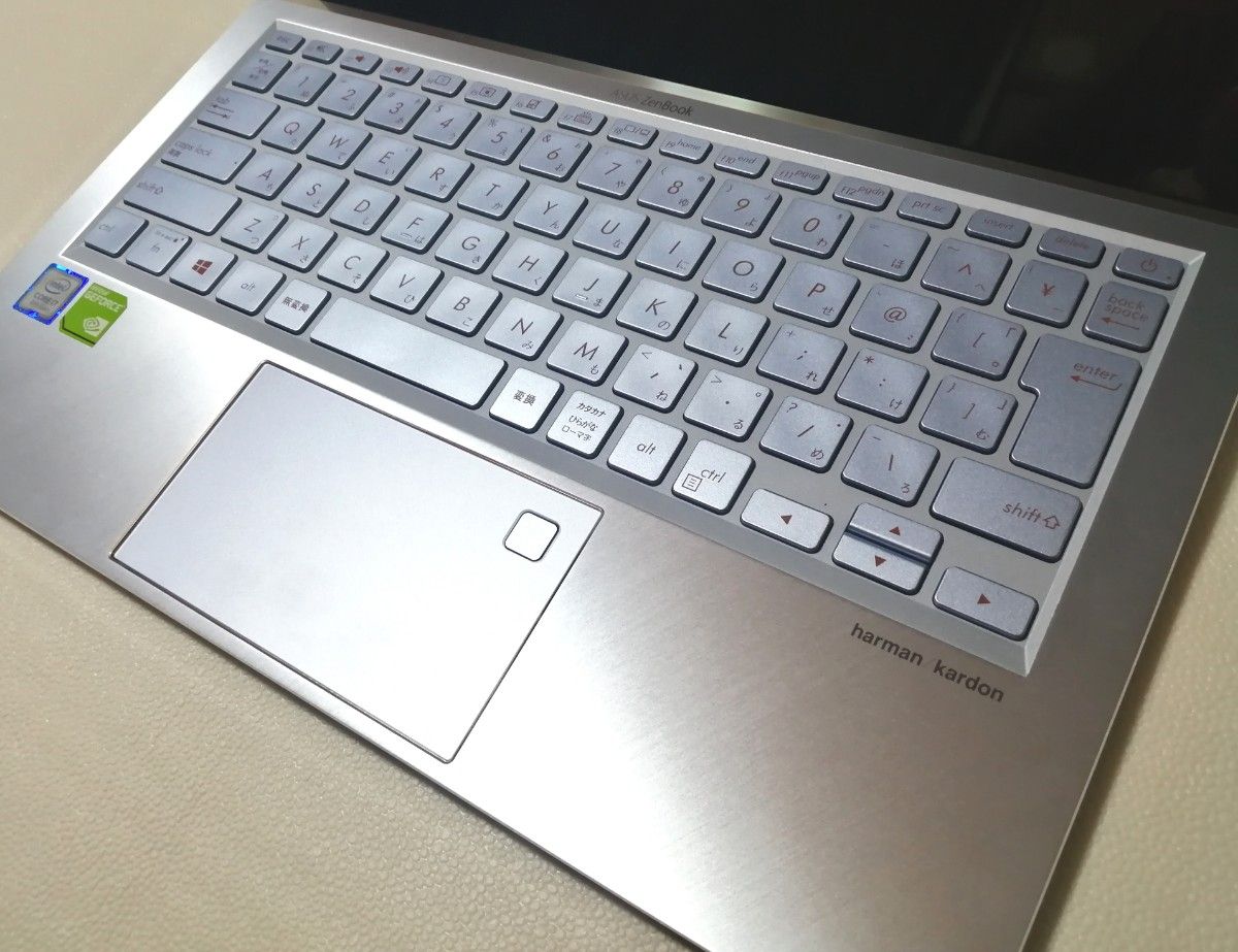 美品ジャンク ASUS ZenBook S13 UX392F 8世代 CORE i7 GFORCE 美品ジャンク ASUS ZenBook S13 UX392F 8世代 CORE i7 GFORCE