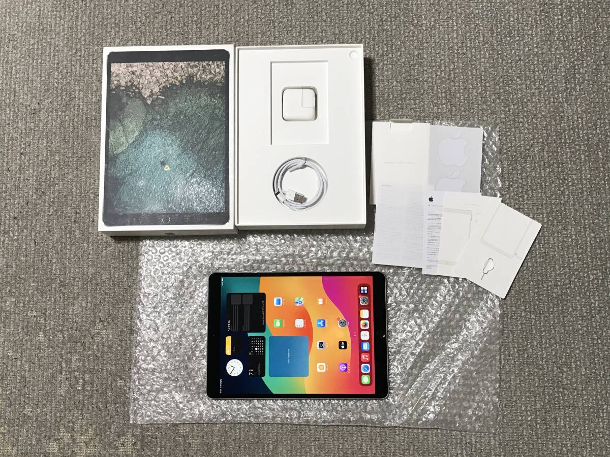 美品 iPad Pro 10.5インチ Wi-Fi+Cellular 256GB MPHG2J/A SIMフリー スペースグレイ 国内版 SIMフリーの画像1