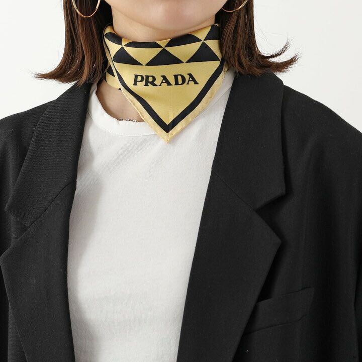 セール 新品 PRADA プラダ シルク スカーフ セール 新品 PRADA プラダ シルク スカーフ