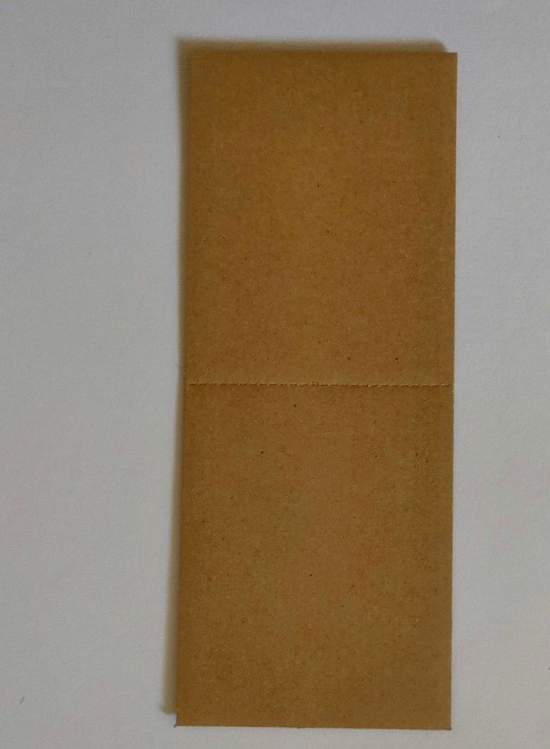 トレカ 梱包用 ダンボールシート ５０枚セット トレーディングカード 発送用 厚紙 補強用 二つ折り 段ボール板 送料無料