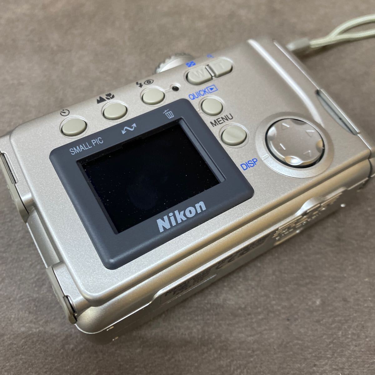 Nikon ニコンCOOLPIX 2000 クールピクス デジタルカメラ 動作未確認 ジャンク品扱い の画像10