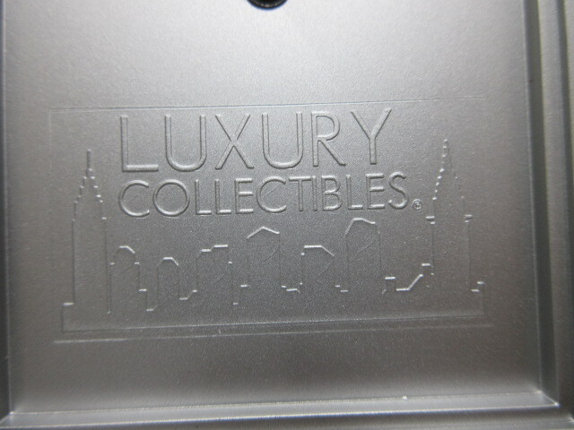 【ジャンク品】LUXURY COLLECTIBLES ラグジュアリー　1/43★2011 LINCOLN TOWN CAR リンカーン　タウンカー　ブラック★_画像2