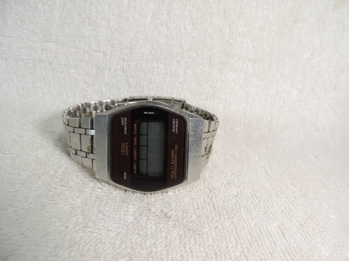 不動・(電池交換必要か修理必要) デジタル男性時計・日本製・VEGA 9248-390041_画像1