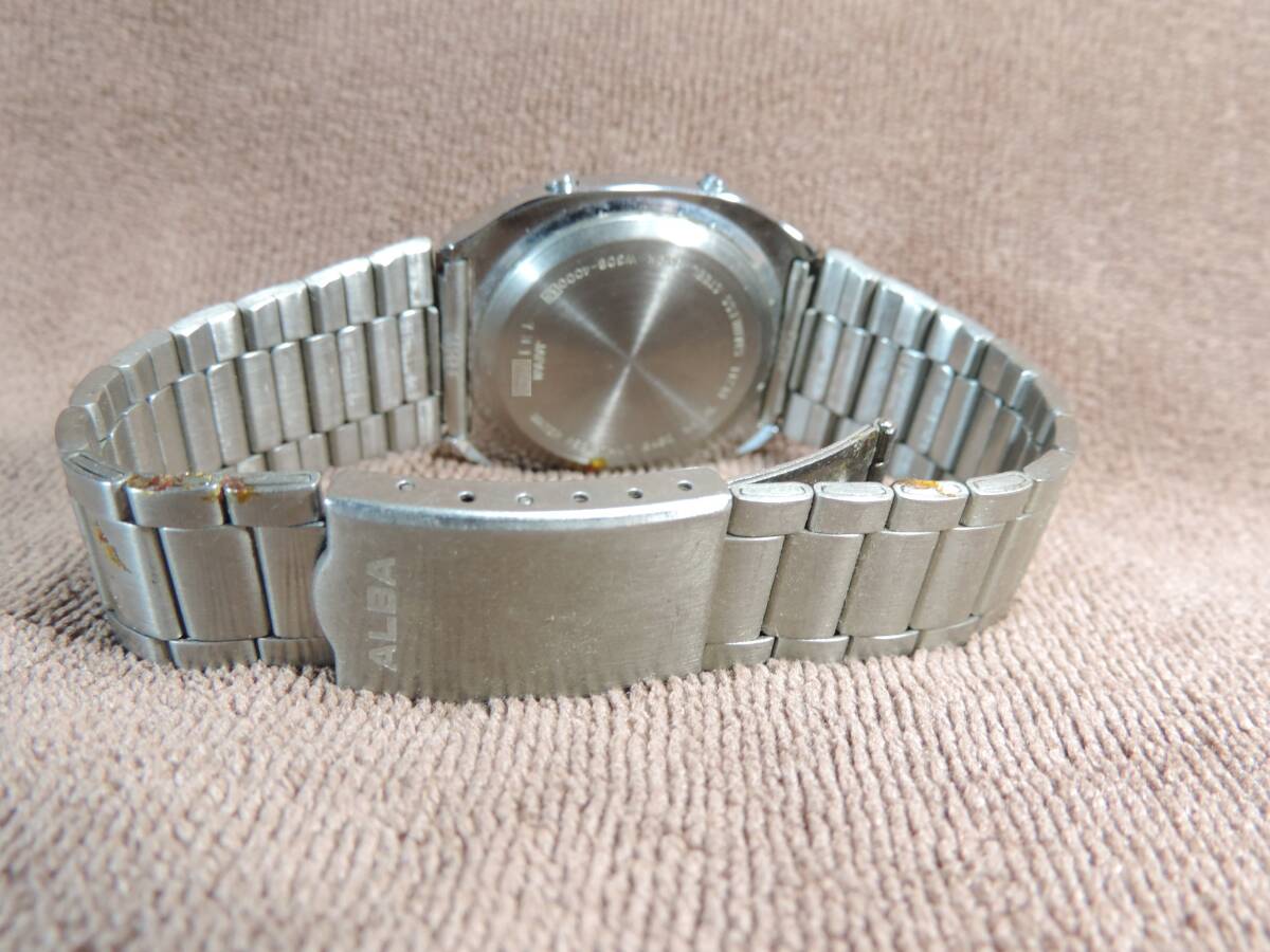 不動・(電池交換必要か修理必要) ・日本製・アルバデジタル男性用時計・Y749-5040_画像3