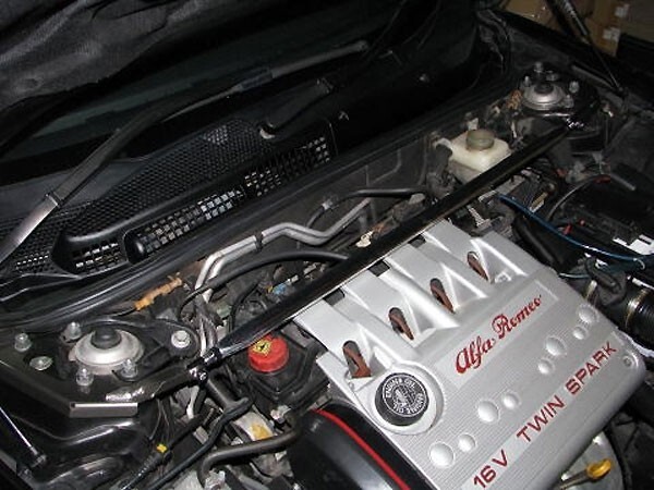 カワイ製作所 フロントストラットバー typePG アルファロメオ 147 937AB V6エンジン未確認_画像1