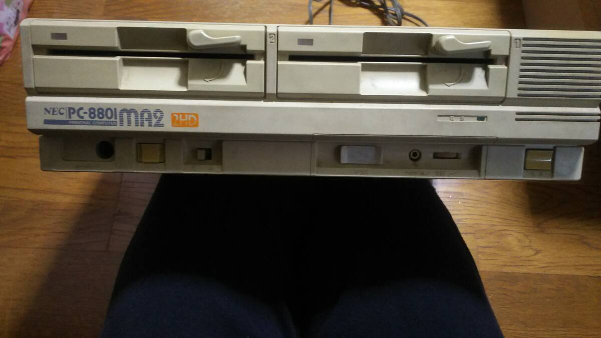 NEC PC-8801MA 2HD パソコン本体 キーボード付属 通電OKの画像2