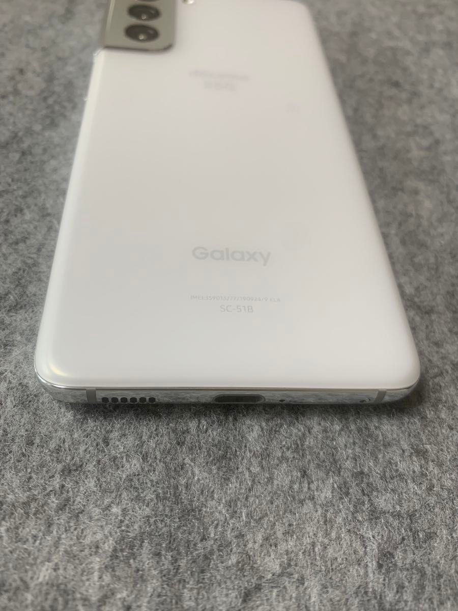 超美品　simフリー galaxy S21 5G SC-51B ホワイト色