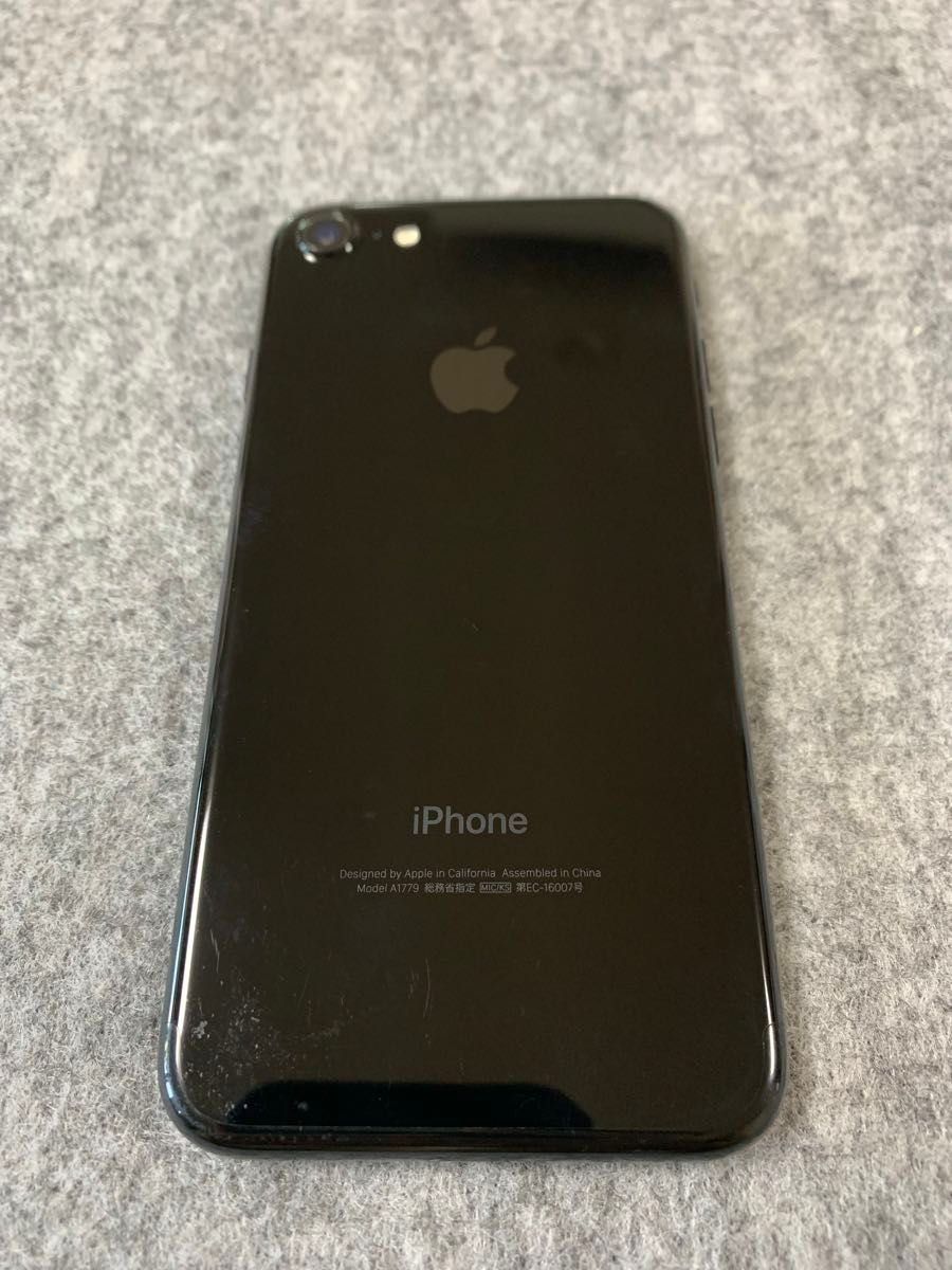 美品 国内版 SIMフリー iPhone7 128GB ブラック色