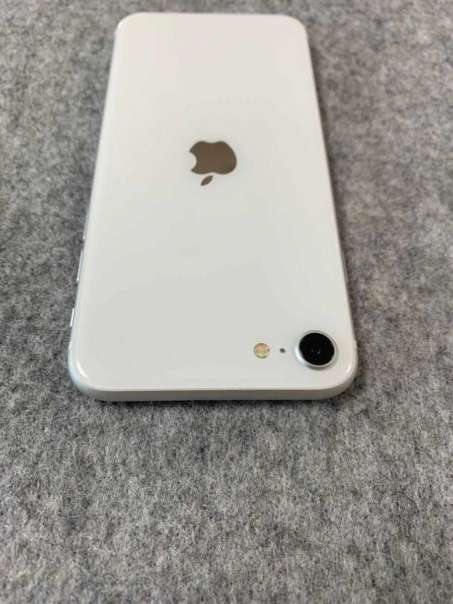 超美品 Appleストア版 SIMフリー iPhoneSE 第2世代 128GB ホワイト色